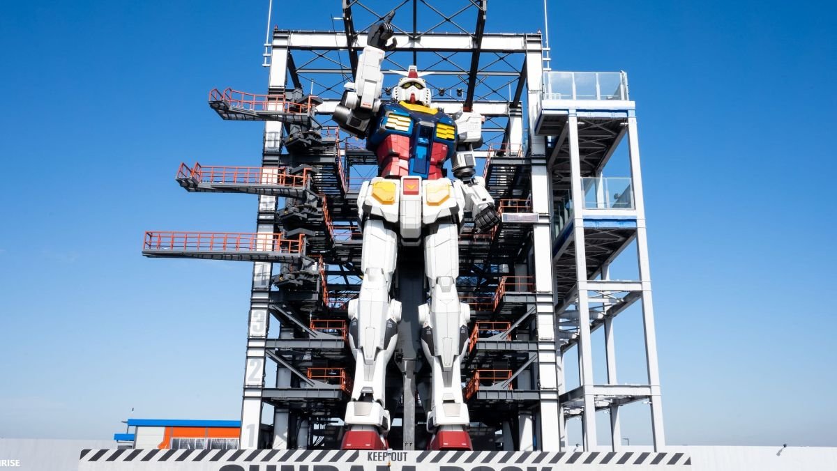 Giant Moving Gundam extended